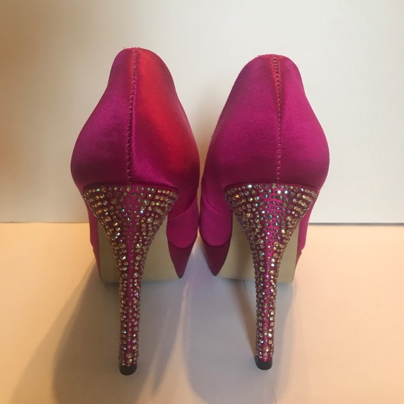 Steve Madden Shoes - Steve Madden Hot Pink- Partyy R Pumps